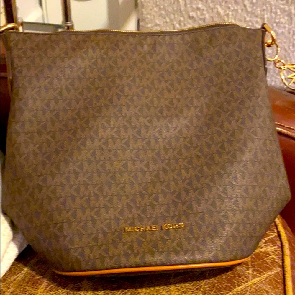 Michael kors bag.
